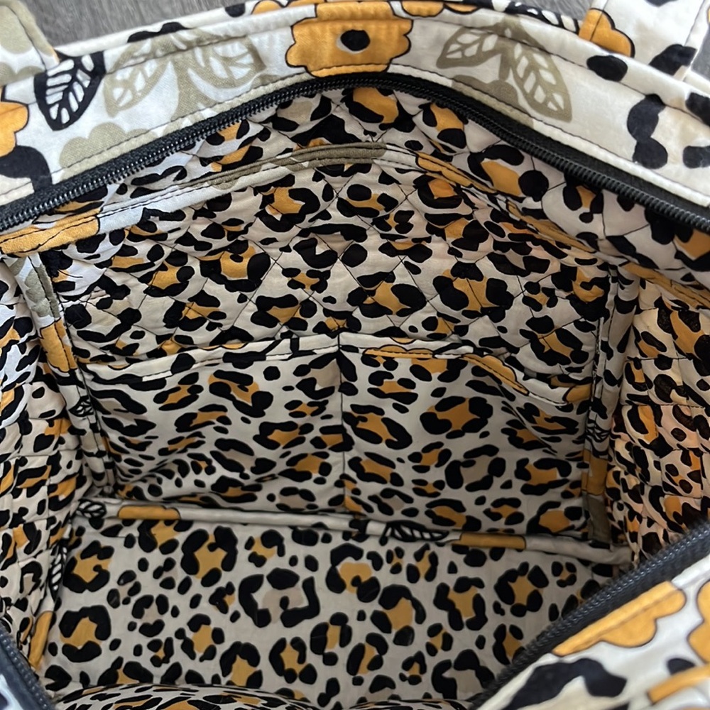 Vera Bradley Tote Bag In The Pattern Go Wild - image 4